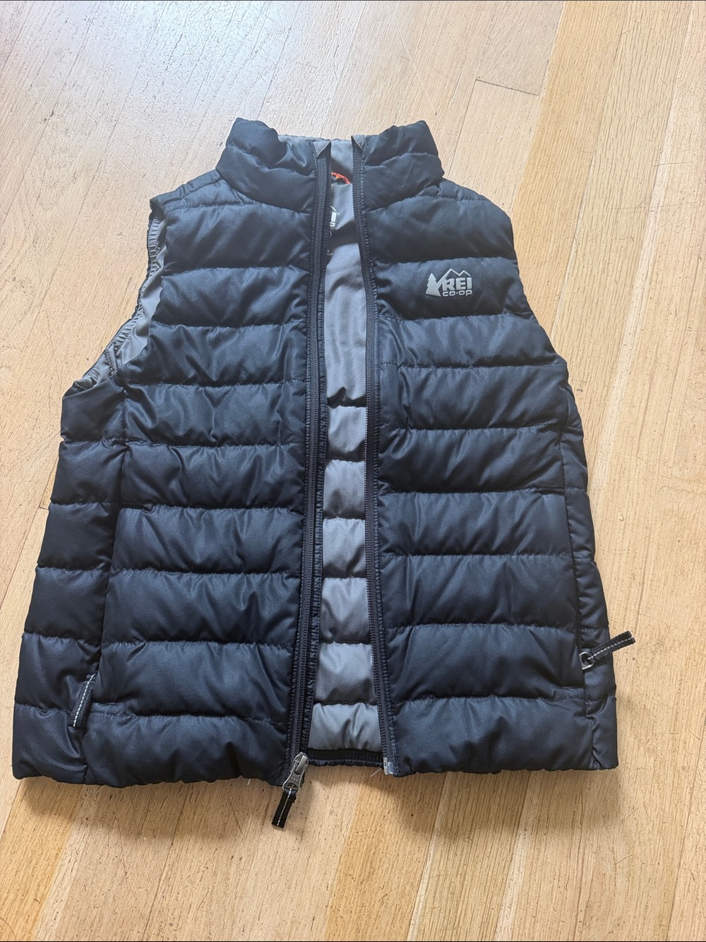 REI Black Quilted Kids Vest, size 8
